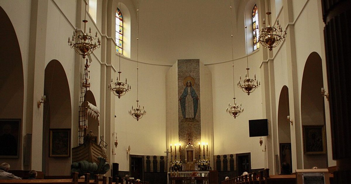 Dzieła sztuki sakralnej — Kościół MB Fatimskiej, Łódź. Zdjęcie: Wikimedia Commons.
