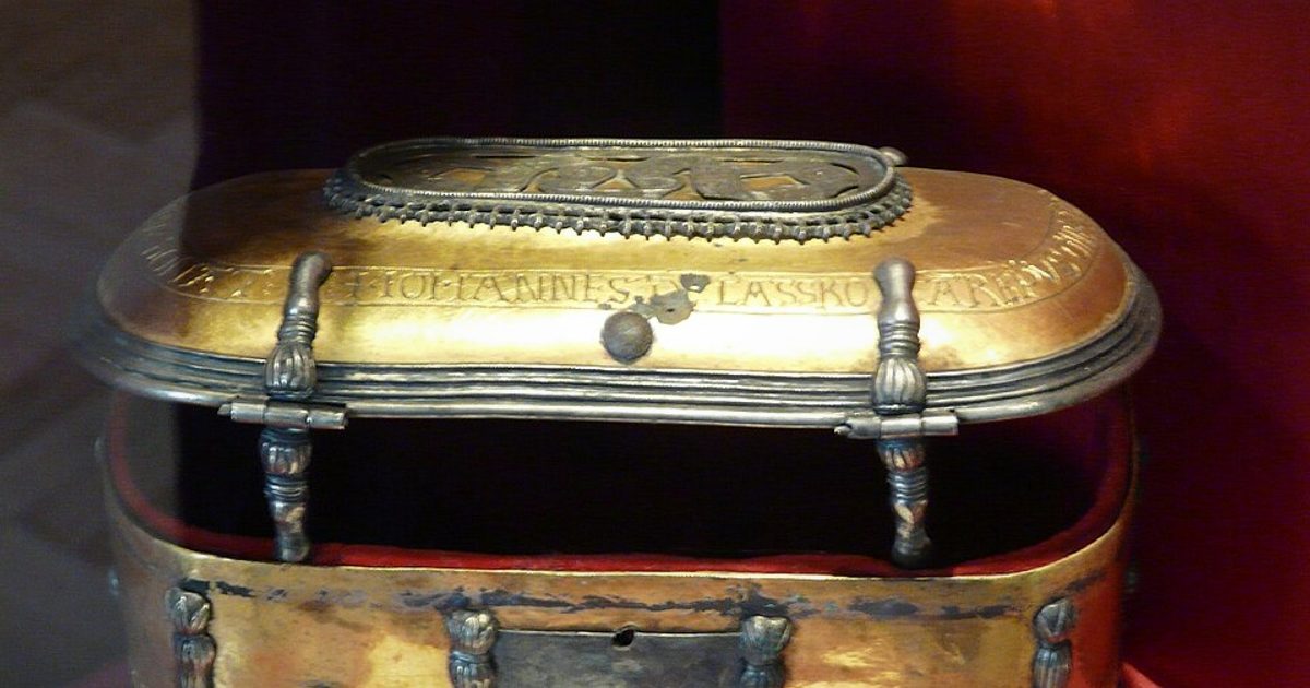 Relikwie świętych — Kościół św. Anny, Zakrzów. Zdjęcie: Wikimedia Commons.