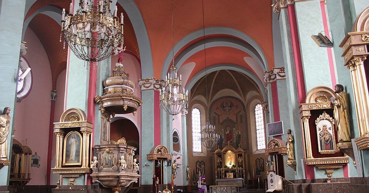 Relikwie świętych — Kościół św. Jadwigi Królowej, Częstochowa. Zdjęcie: Wikimedia Commons.
