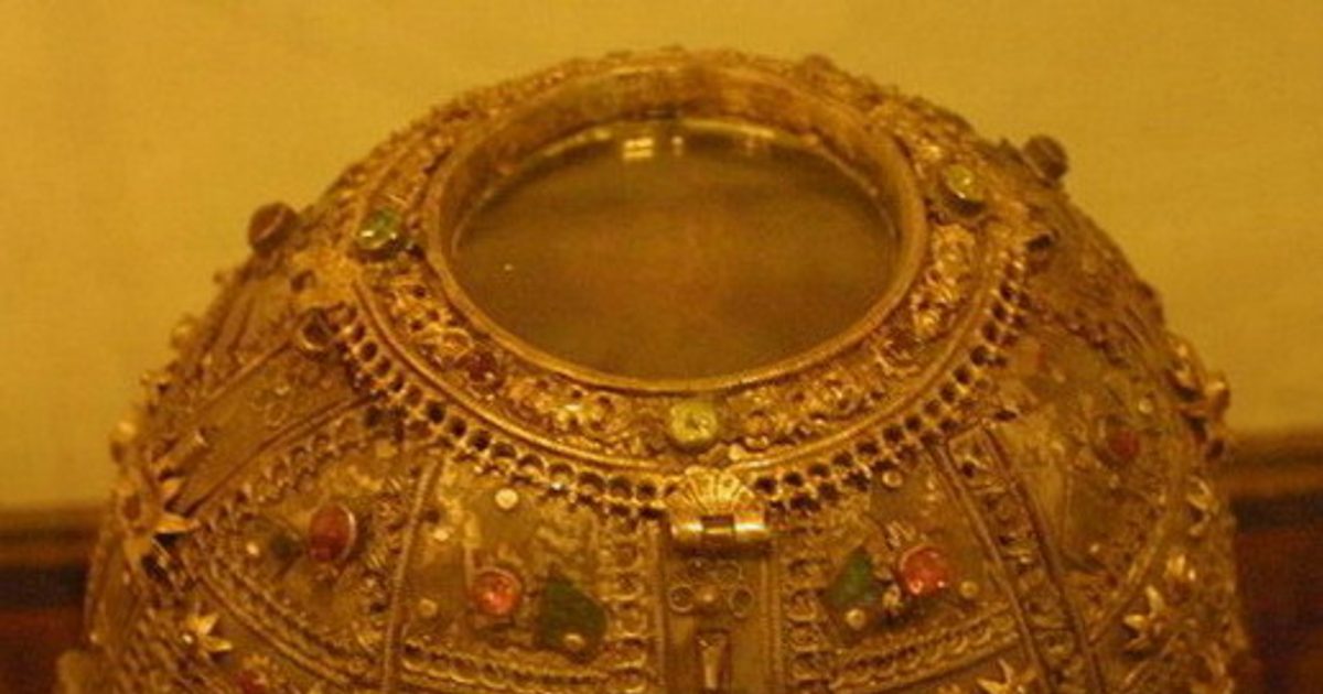 Relikwie świętych — Kościół św. Jakuba Ap., Głowno. Zdjęcie: Wikimedia Commons.