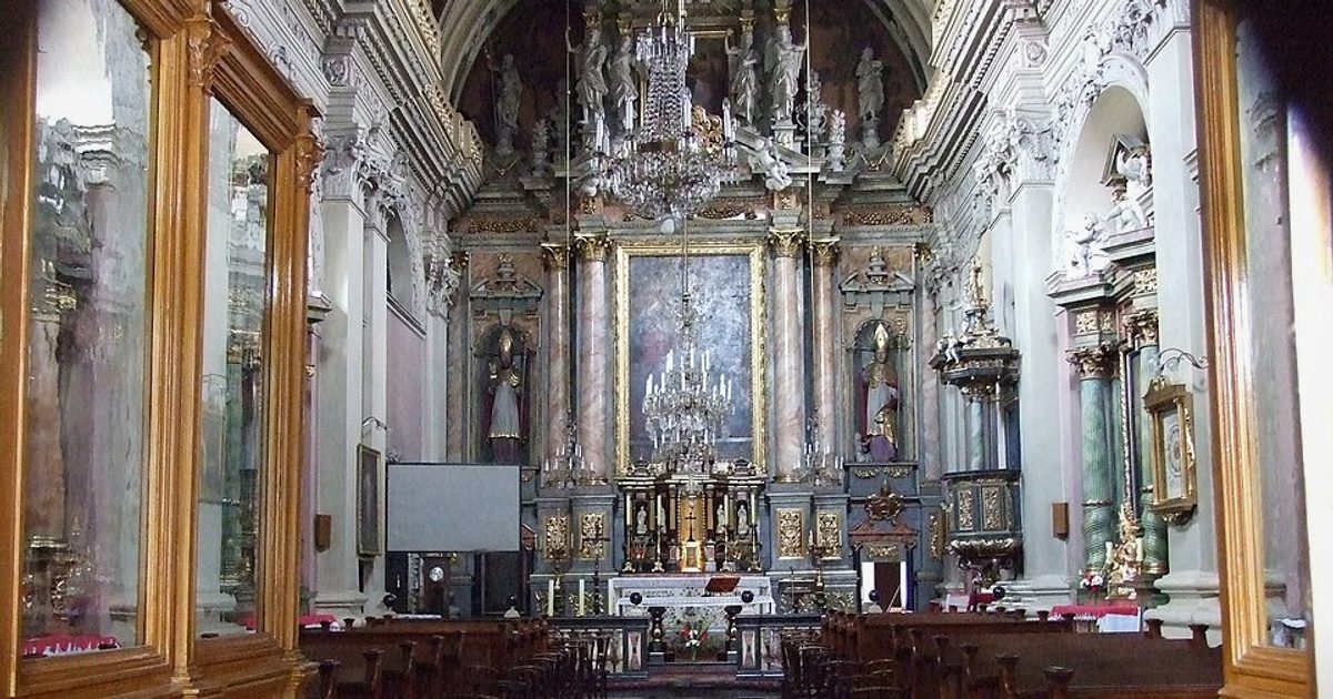 Relikwie świętych — Kościół św. Jana Pawła II, Kraków. Zdjęcie: Wikimedia Commons.