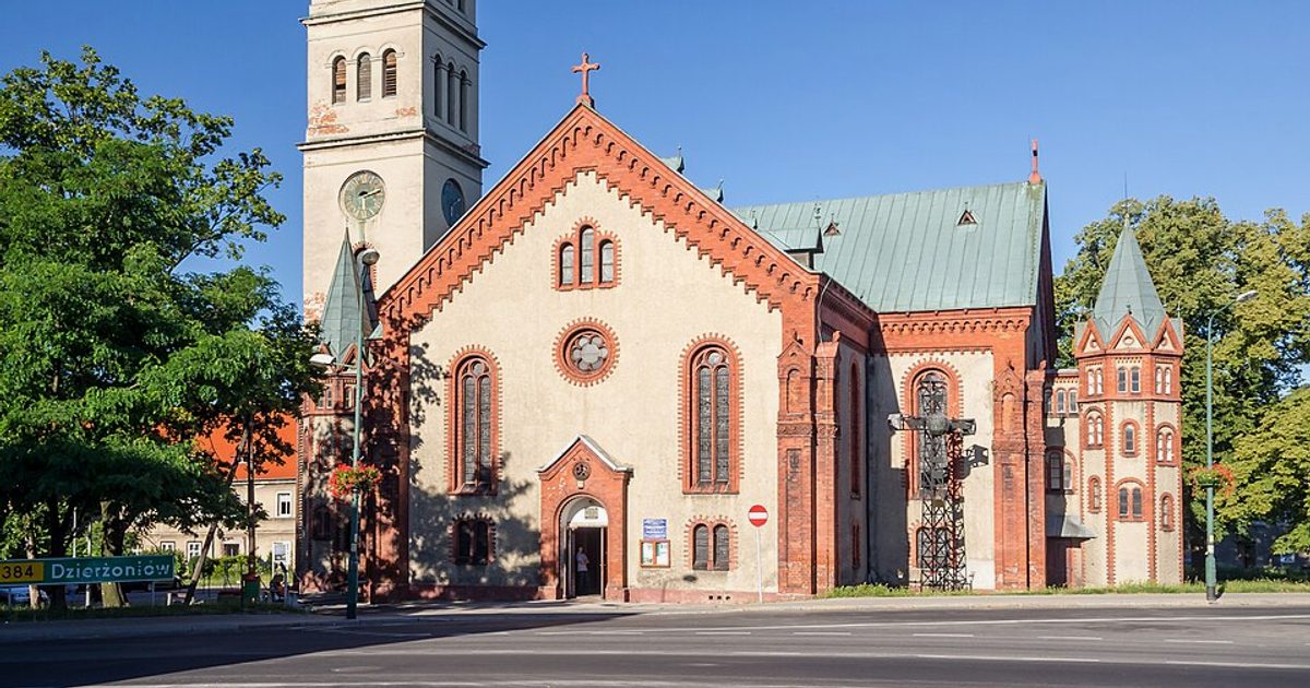 Kościół parafii Kościół Bożego Ciała w Bielawa — zdjęcie