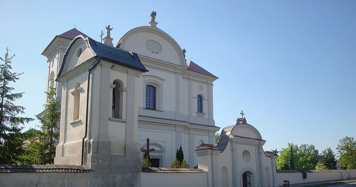 Kościół parafii Kościół Bożego Ciała w Józefów nad Wisłą — zdjęcie