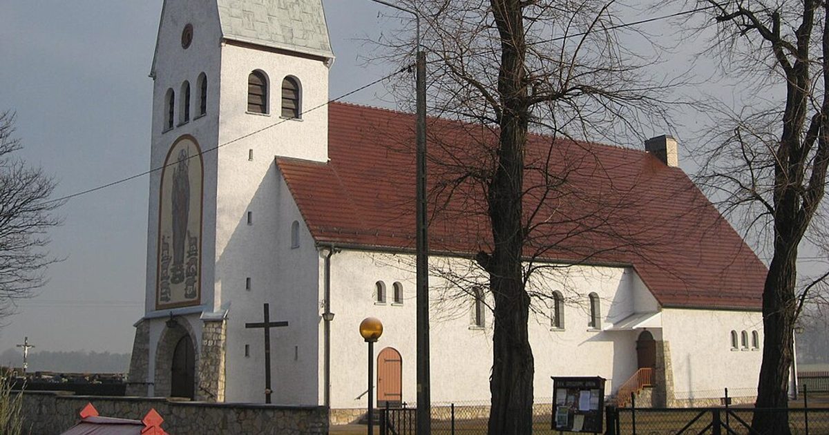 Kościół parafii Kościół Chrystusa Króla w Bażany — zdjęcie