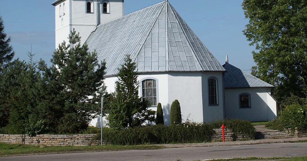 Kościół parafii Kościół Chrystusa Króla w Biesiekierz — zdjęcie