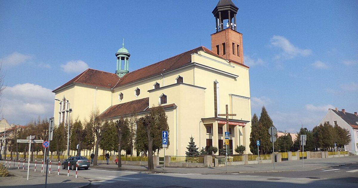 Kościół parafii Kościół Chrystusa Króla w Jarocin — zdjęcie