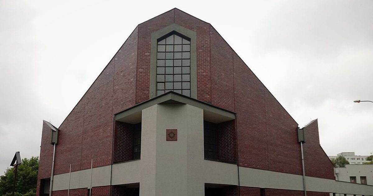 Kościół parafii Kościół Chrystusa Najwyższego Kapłana w Poznań — zdjęcie