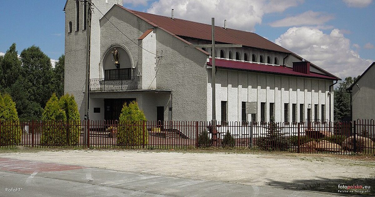Kościół parafii Kościół Chrystusa Światłości Świata w Majków — zdjęcie