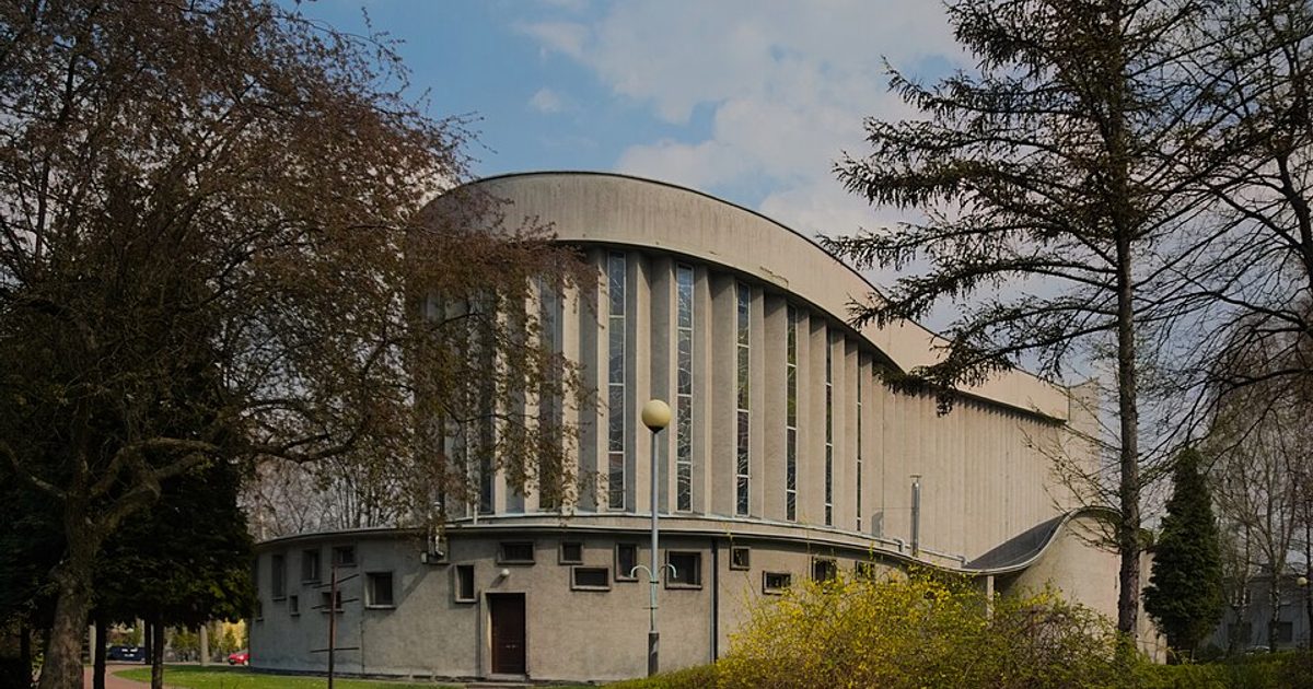 Kościół parafii Kościół Ducha Świętego w Chorzów — zdjęcie