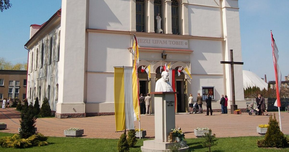 Kościół parafii Kościół Ducha Świętego w Rogoźno — zdjęcie