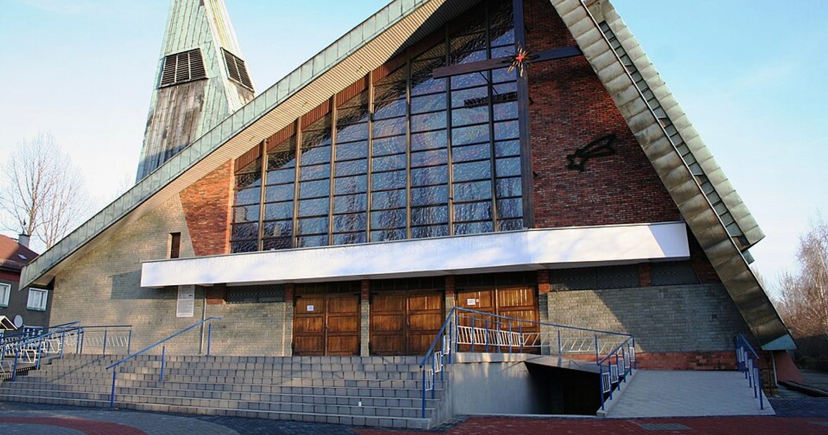 Kościół parafii Kościół Jezusa Chrystusa Dobrego Pasterza w Chorzów — zdjęcie