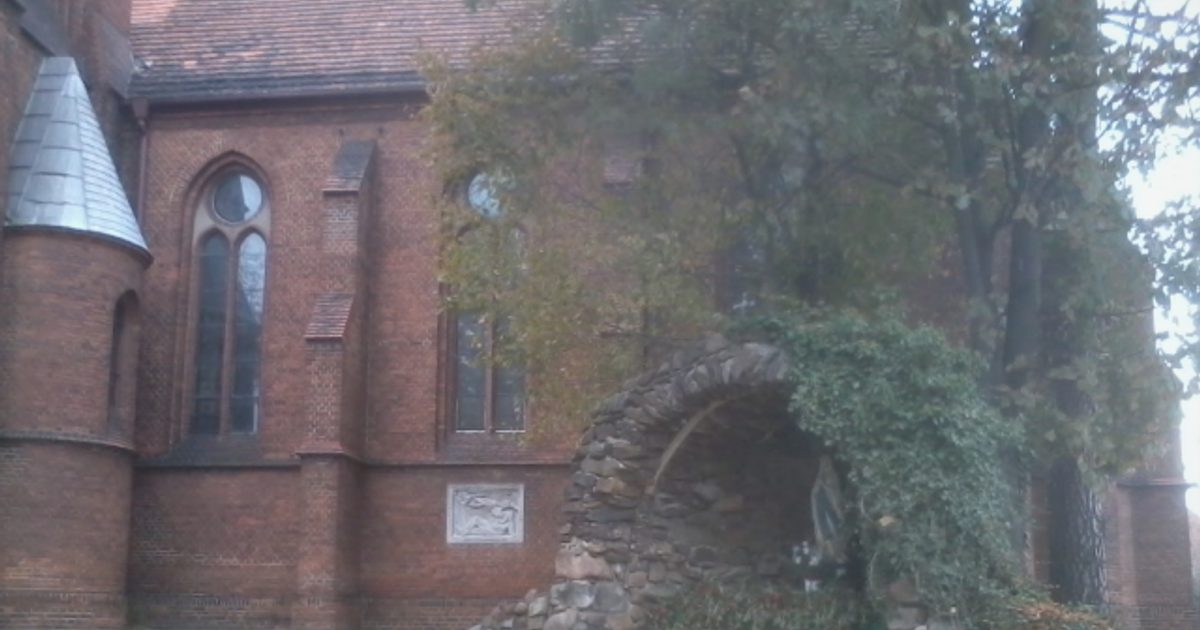 Kościół parafii Kościół Matki Boskiej Częstochowskiej w Krzywizna — zdjęcie