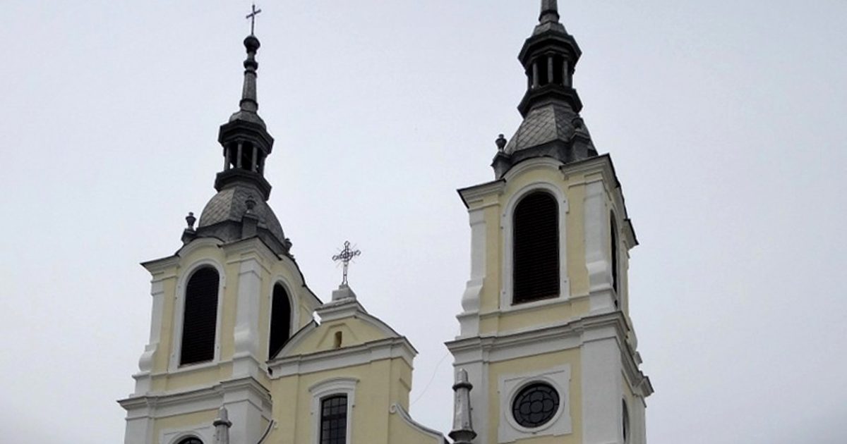 Kościół parafii Kościół MB Bolesnej w Bałtów — zdjęcie