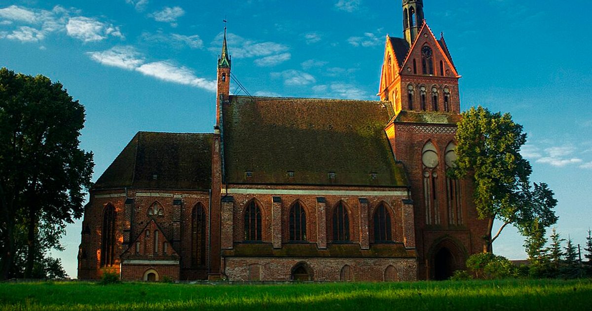 Kościół parafii Kościół MB Bolesnej w Chociwel — zdjęcie