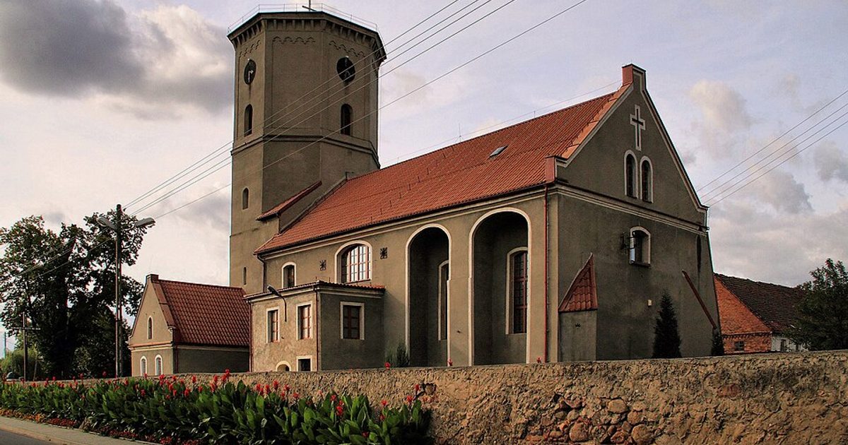 Kościół parafii Kościół MB Bolesnej w Chróstnik — zdjęcie