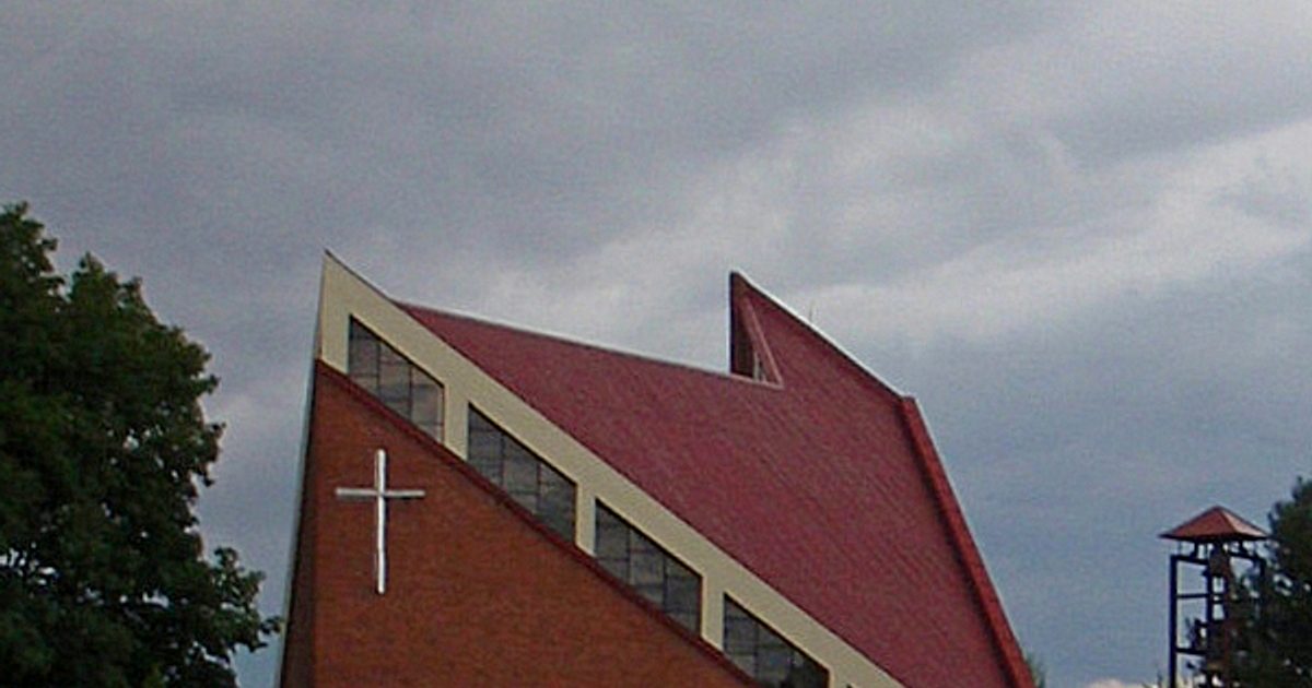 Kościół parafii Kościół MB Fatimskiej w Ługi — zdjęcie