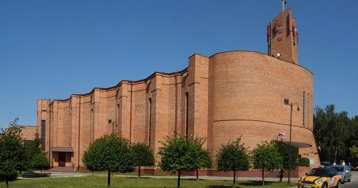 Kościół parafii Kościół MB Królowej Męczenników w Bydgoszcz — zdjęcie