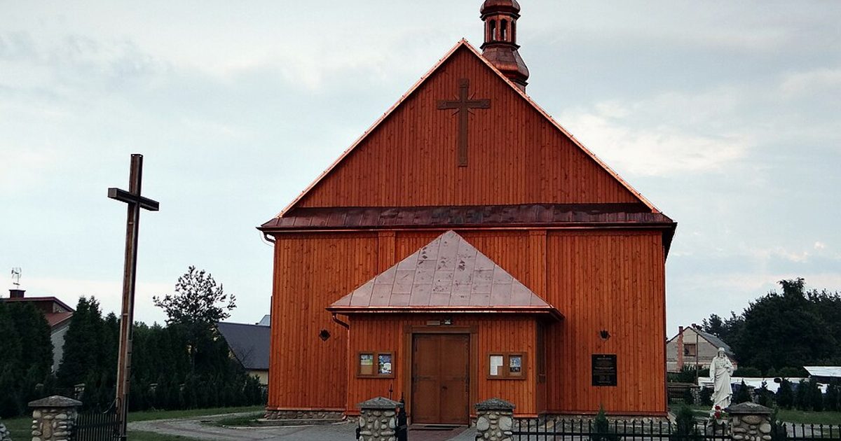 Kościół parafii Kościół MB Królowej Polski w Domostawa — zdjęcie