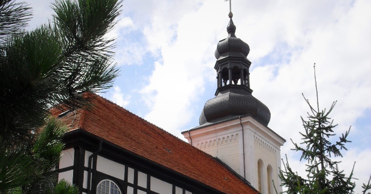 Kościół parafii Kościół MB Królowej Polski w Ostrów — zdjęcie