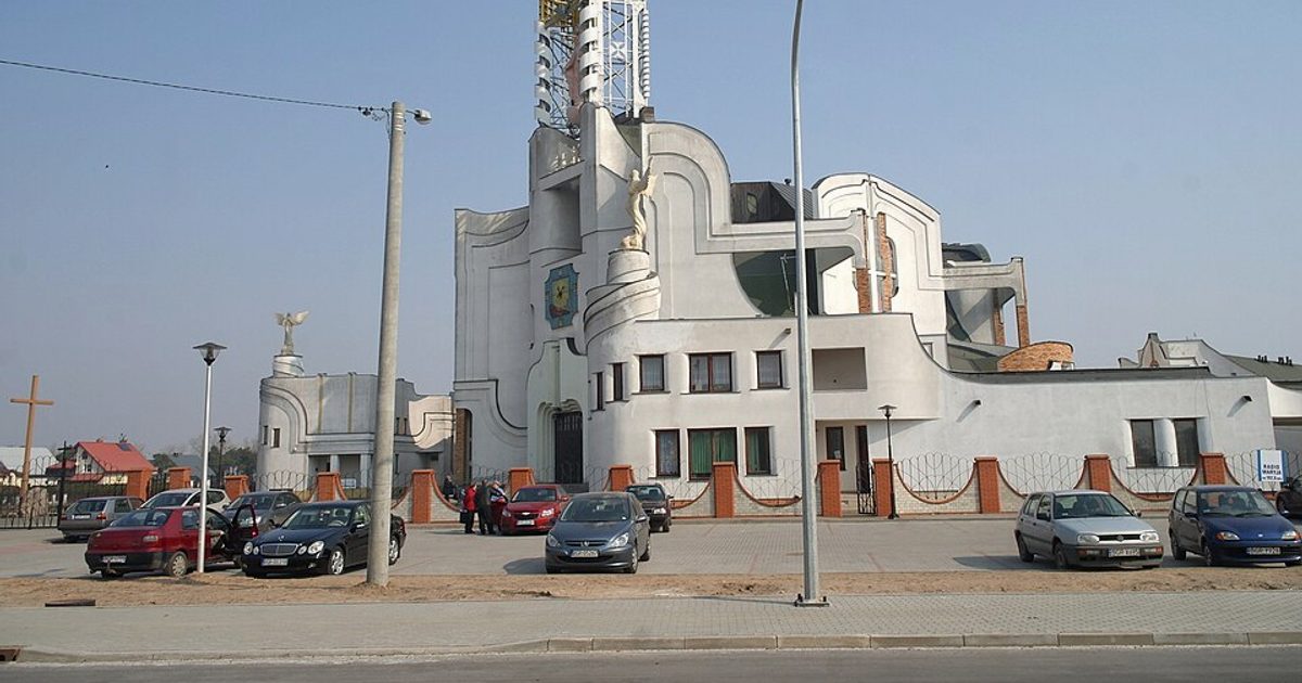 Kościół parafii Kościół MB Nieustającej Pomocy w Grajewo — zdjęcie