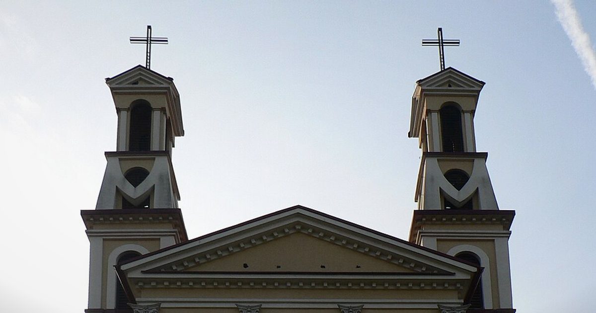 Kościół parafii Kościół MB Nieustającej Pomocy w Pruszków — zdjęcie
