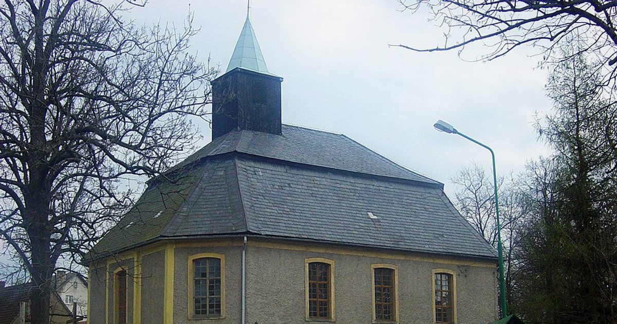 Kościół parafii Kościół MB Ostrobramskiej w Rząsiny — zdjęcie