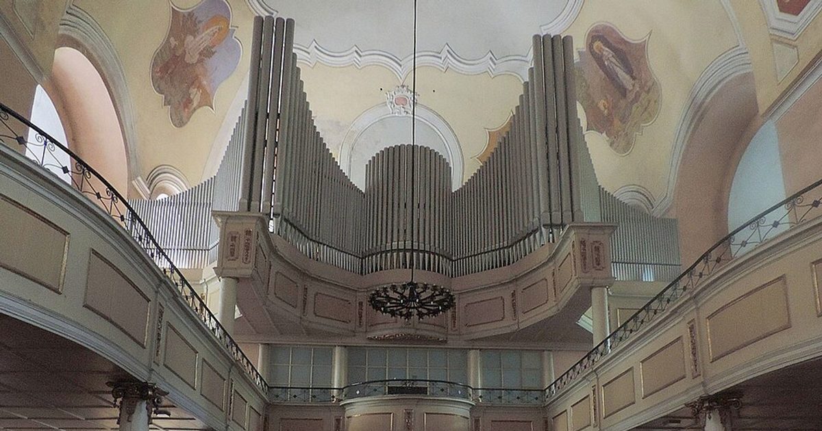 Kościół parafii Kościół MB Różańcowej w Kamienna Góra — zdjęcie