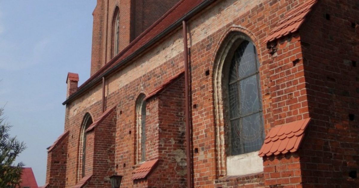 Kościół parafii Kościół MB Różańcowej w Lubniewice — zdjęcie