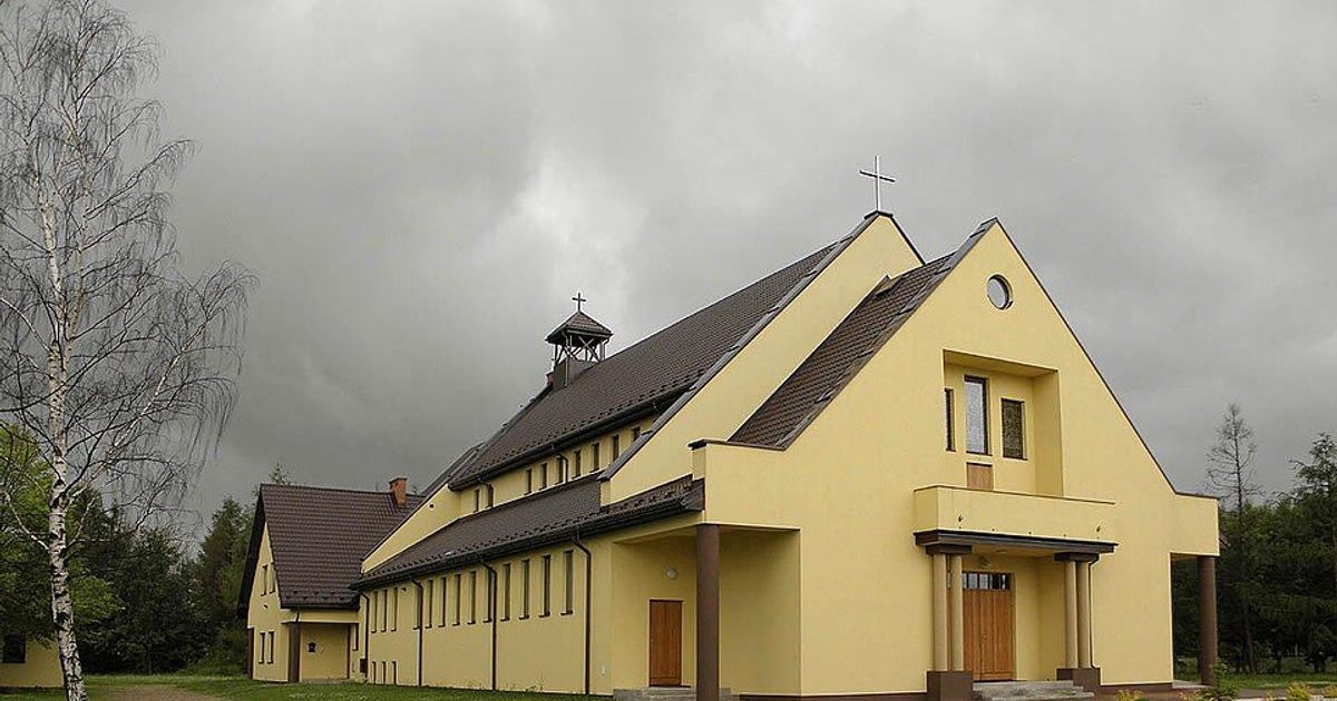 Kościół parafii Kościół MB Różańcowej w Mazowszany — zdjęcie