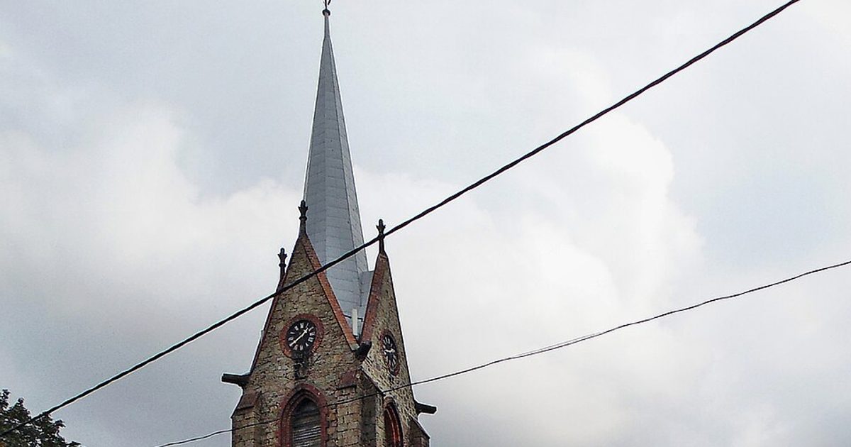 Kościół parafii Kościół MB Różańcowej w Rogoźnica — zdjęcie