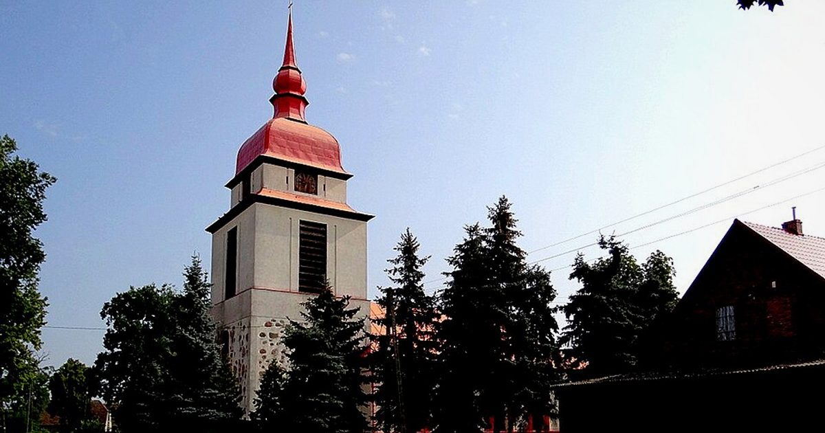 Kościół parafii Kościół MB Szkaplerznej w Czarnów — zdjęcie