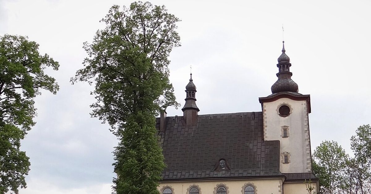 Kościół parafii Kościół MB Szkaplerznej w Korzenna — zdjęcie
