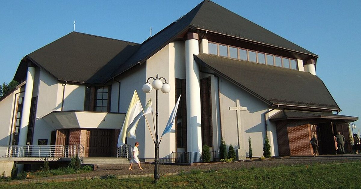 Kościół parafii Kościół MB Uzdrowienie Chorych w Tarnowskie Góry — zdjęcie