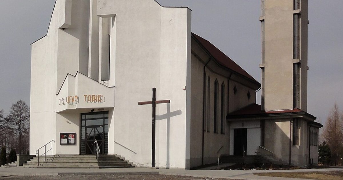Kościół parafii Kościół Miłosierdzia Bożego w Bąków — zdjęcie