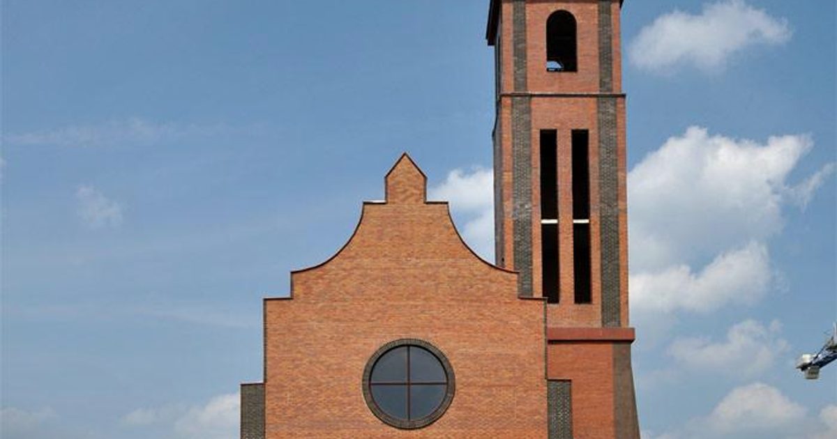 Kościół parafii Kościół Miłosierdzia Bożego w Wrocław — zdjęcie