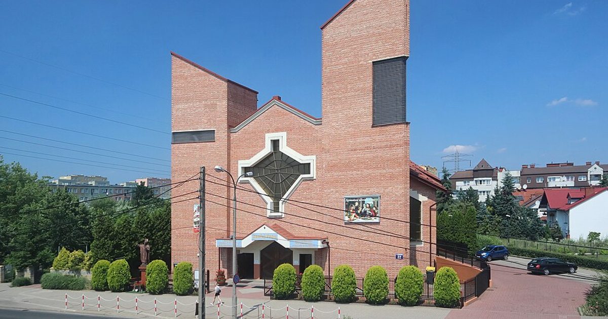 Kościół parafii Kościół Najświętszego Ciała i Krwi Chrystusa w Warszawa — zdjęcie