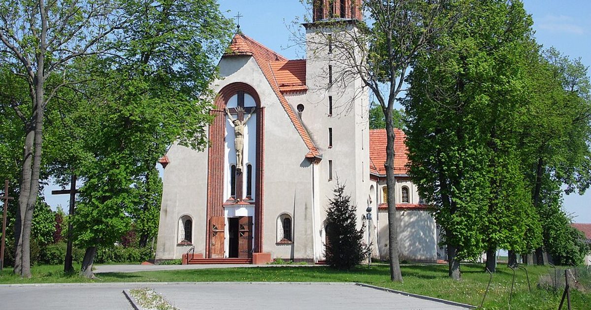 Kościół parafii Kościół Najświętszego Serca Jezusa w Drobnin — zdjęcie