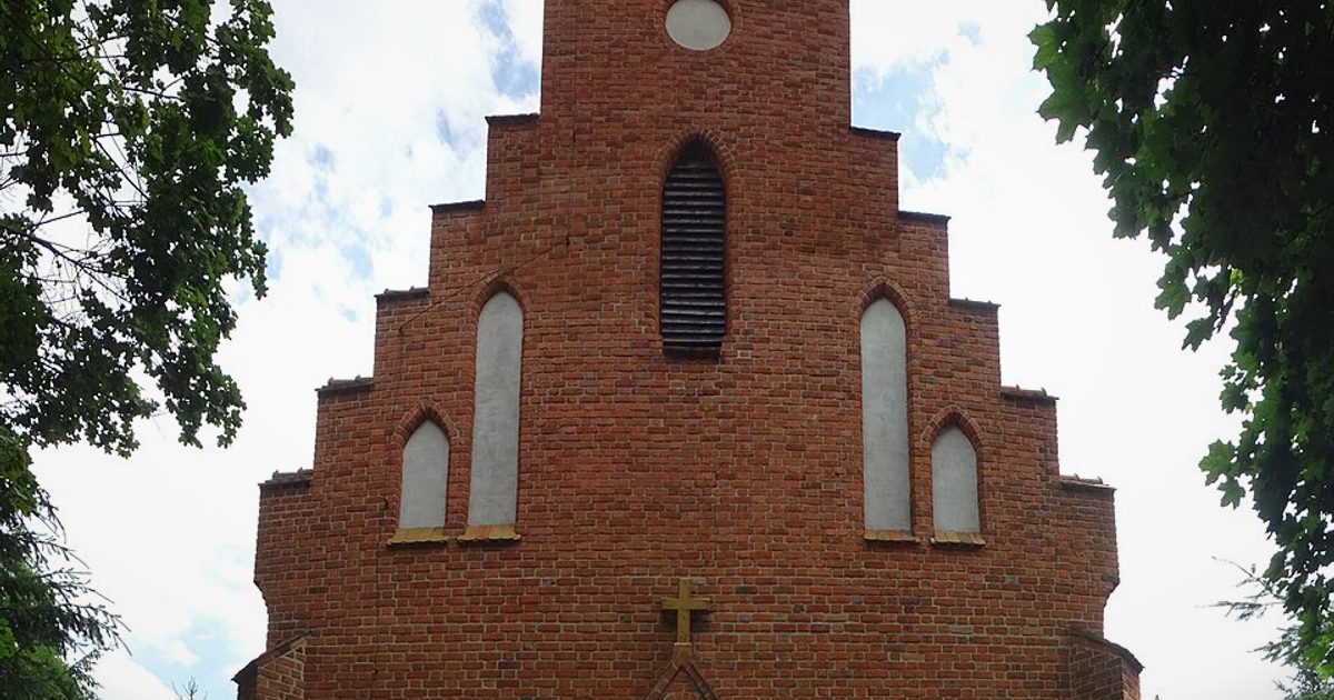 Kościół parafii Kościół Najświętszego Serca Jezusowego w Kozłów Biskupi — zdjęcie