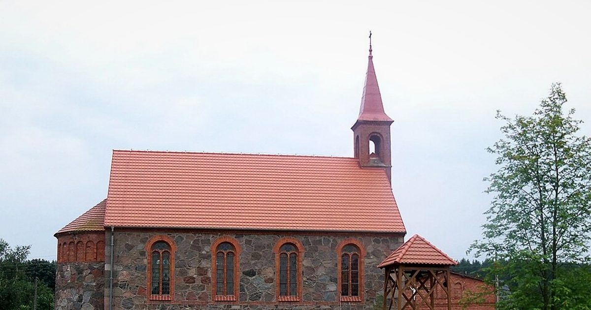 Kościół parafii Kościół Najświętszego Serca Pana Jezusa w Cieszeniewo — zdjęcie