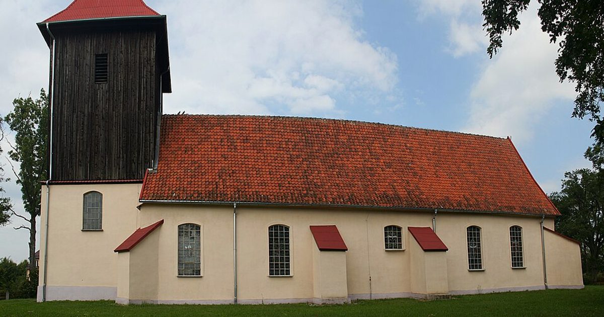 Kościół parafii Kościół Najświętszego Serca Pana Jezusa w Dębowiec — zdjęcie