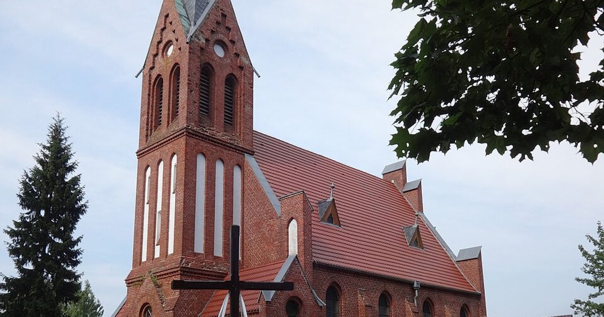Kościół parafii Kościół Najświętszego Serca Pana Jezusa w Ładzin — zdjęcie