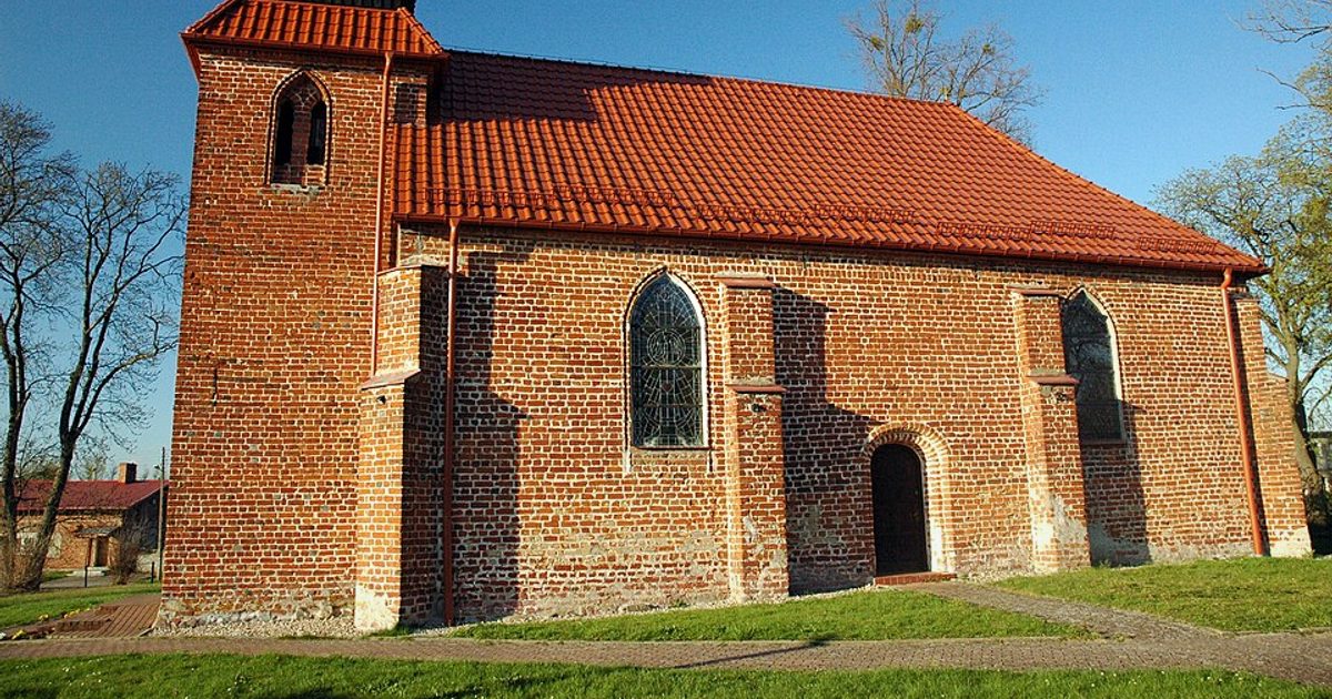 Kościół parafii Kościół Najświętszego Serca Pana Jezusa w Radowo Wielkie — zdjęcie