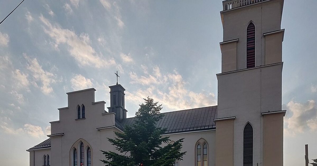 Kościół parafii Kościół Najświętszego Serca Pana Jezusa w Rogów — zdjęcie