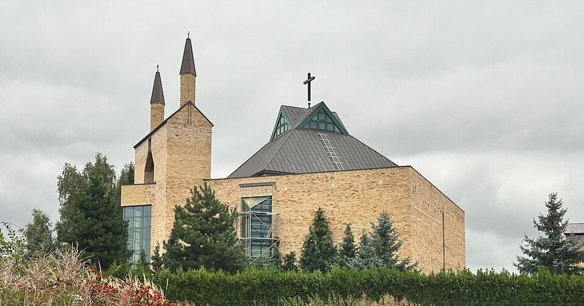 Kościół parafii Kościół Najświętszego Serca Pana Jezusa w Suchy Las — zdjęcie