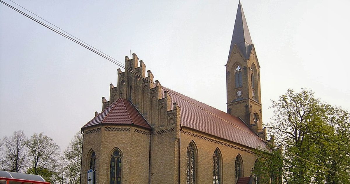 Kościół parafii Kościół Najświętszego Serca Pana Jezusa w Trzebicz — zdjęcie