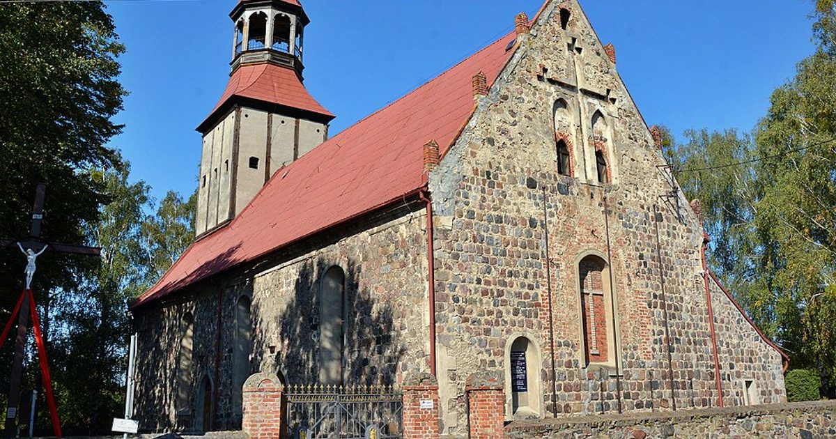 Kościół parafii Kościół Najświętszego Serca Pana Jezusa w Widuchowa — zdjęcie