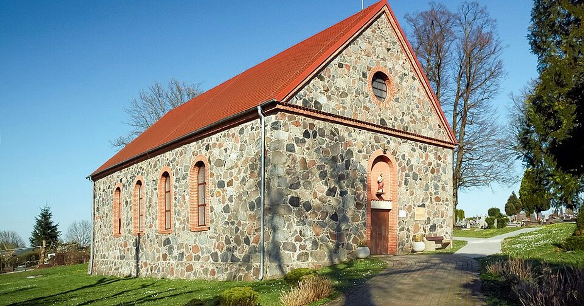 Kościół parafii Kościół Najświętszego Serca Pana Jezusa w Zajezierze — zdjęcie