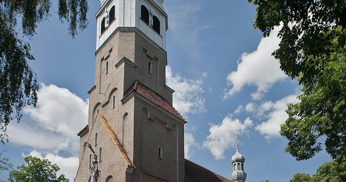 Kościół parafii Kościół Najświętszego Serca Pana Jezusa w Zdziechowice — zdjęcie