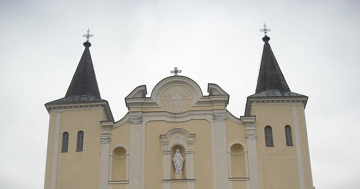 Kościół parafii Kościół Narodzenia NMP w Biechowo — zdjęcie