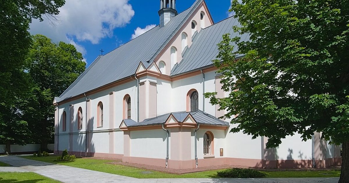 Kościół parafii Kościół Narodzenia NMP w Chechło — zdjęcie
